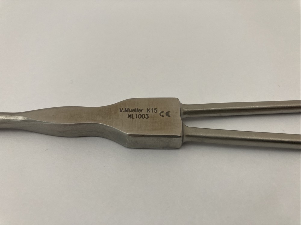 V. Mueller NL1003 Cushing Retractor