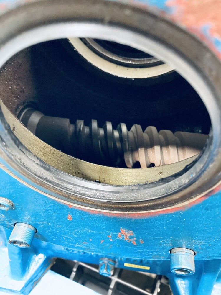 UNUSED FORCE CONTROL 60-426-01R CONTROL WORM GEAR BOX