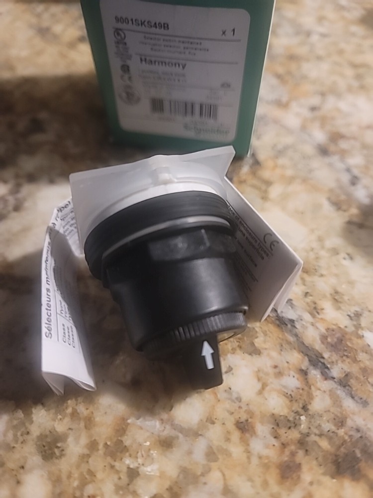 SQUARE D 9001-SKS49B SELECTOR SWITCH OPERATOR 3 POSITION MAIN CAM J NNB