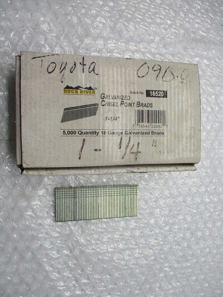 ROCK RIVER 1-1/4" GALVANIZED BRADS NSMP