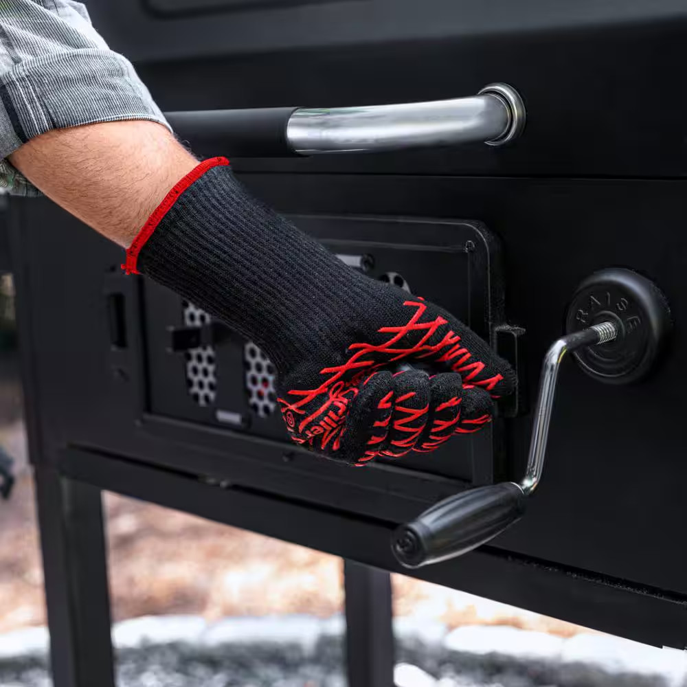 Classic Charcoal Grill in Black
