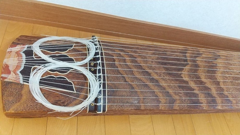 13 strings Koto Instruments Vintage high Class with accessories