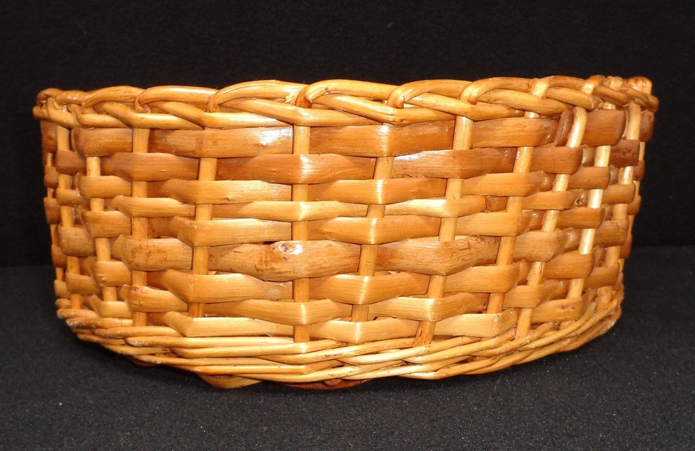 Shiny Honey 8" Round Wicker Basket