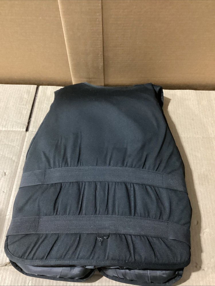HAOYUANXING Medium Sized Life Jacket ( Pre - Owned / Missing Safety Straddle )