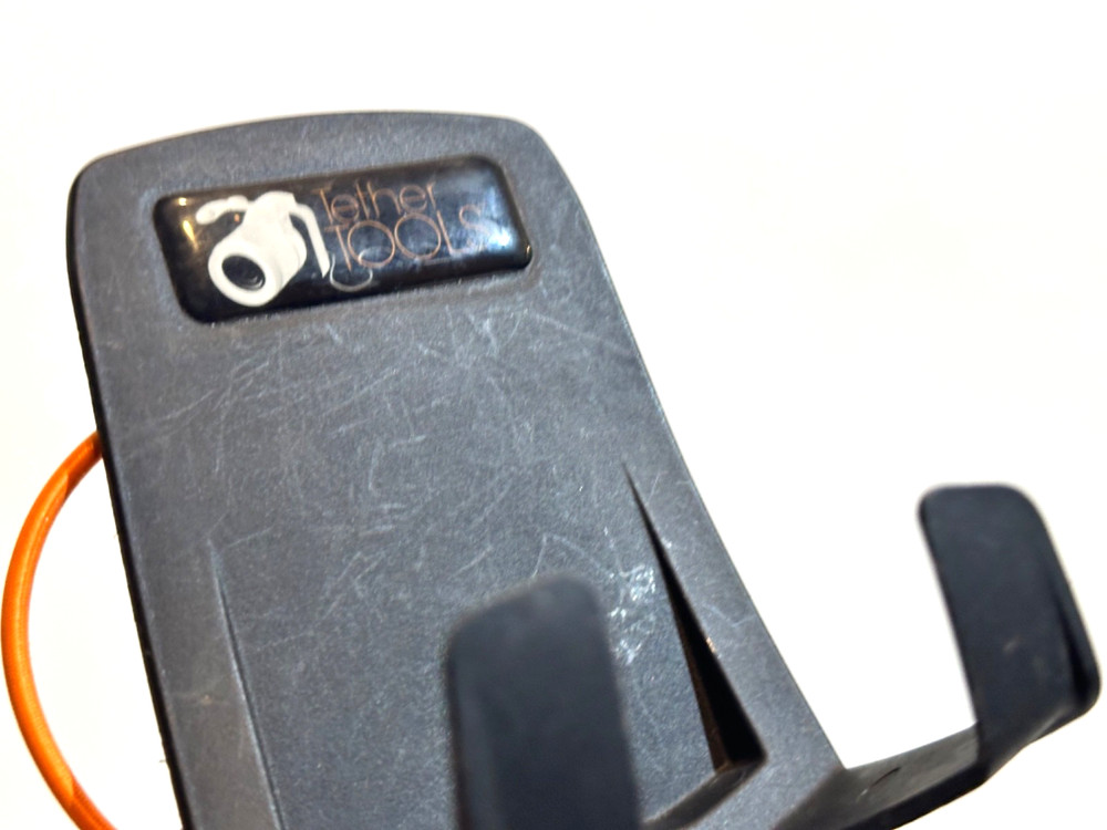 Tether Tools RapidMount SLX Speedlight Holder. No sticky attachments