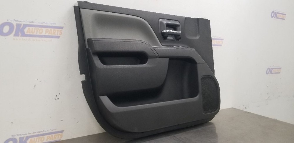 19 GMC SIERRA 2500 SLE CREW CAB INTERIOR DOOR TRIM PANEL FRONT LEFT DRIVER GRAY