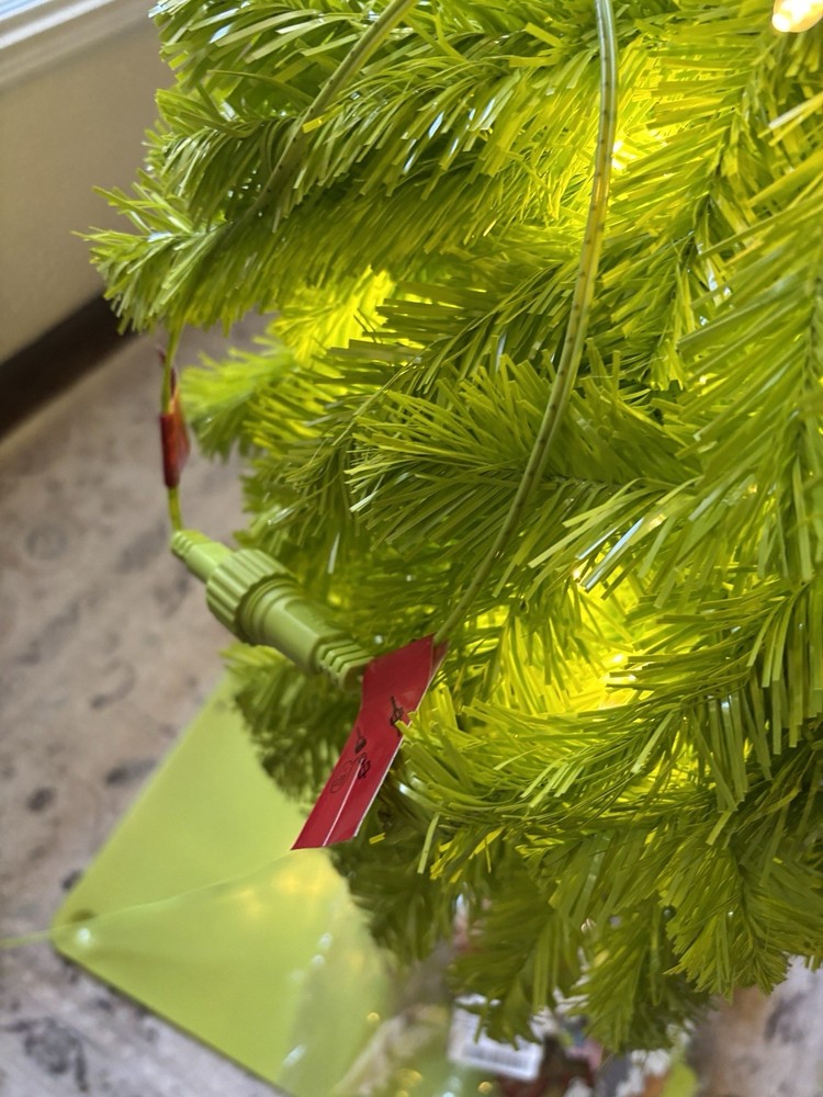 5 Ft Pre Lit Grinch Christmas Tree And Coordinating Decorations !