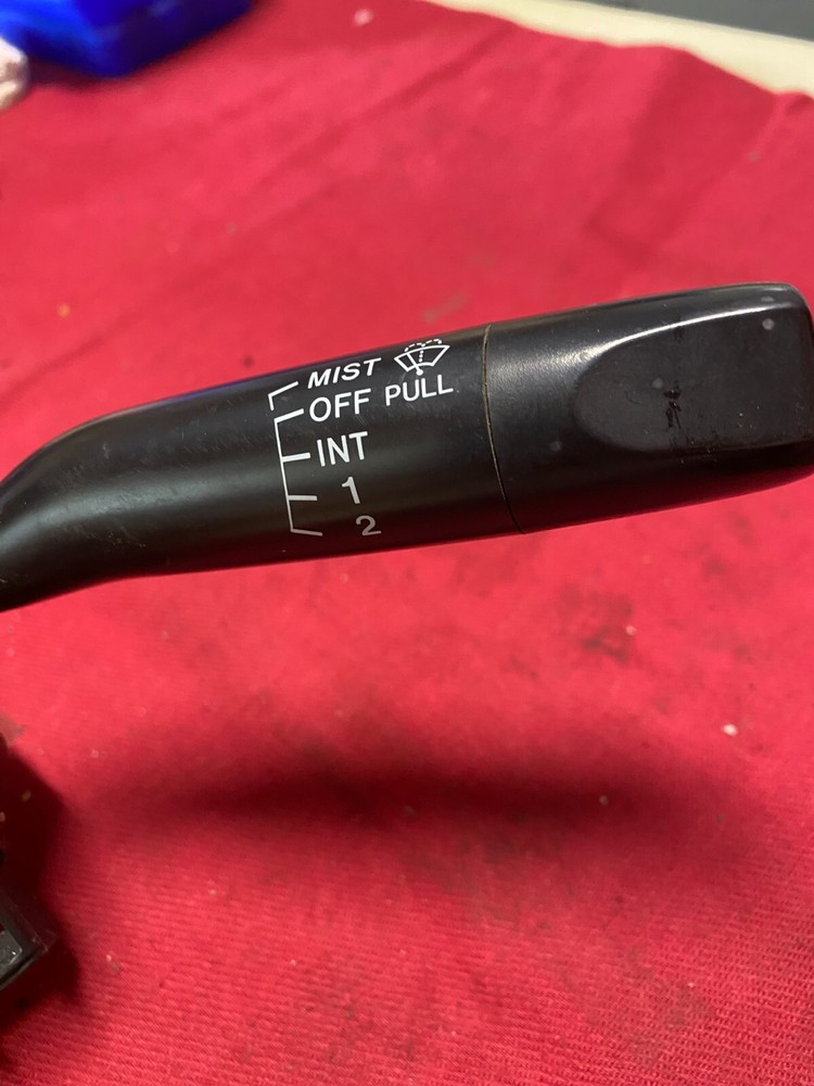 INTERNATIONAL CLF COLUMN SWITCH, WIPERS ,SPEED AND SPRAY, 17B122
