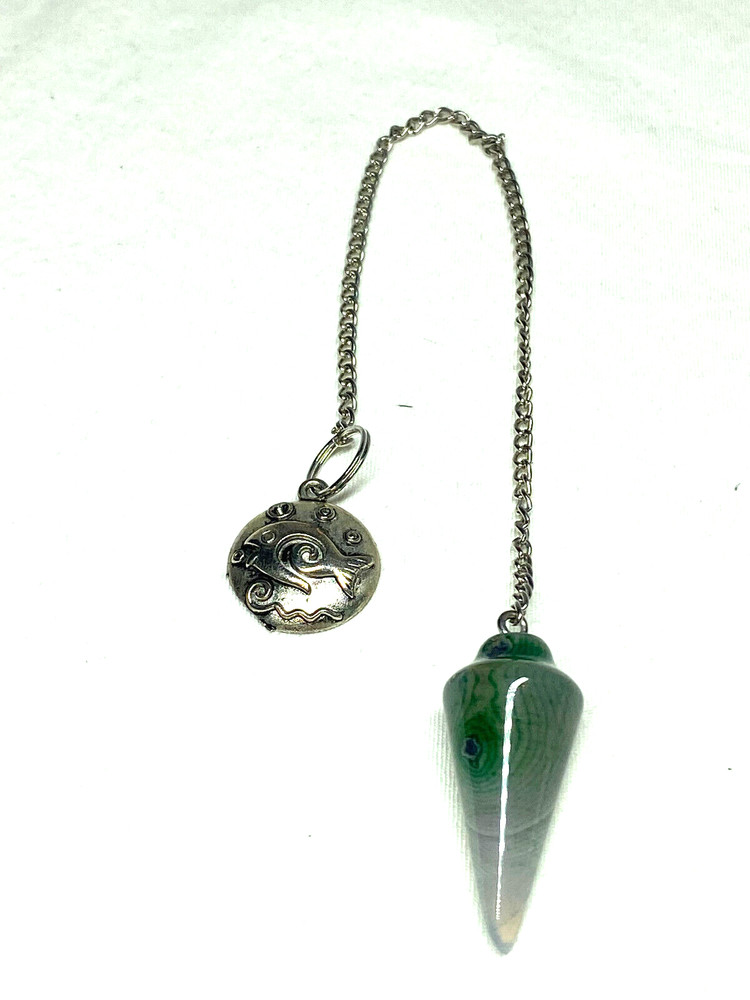 Green Quartz Cone Crystal Dowsing Pendulum Divination Tool Fish Charm