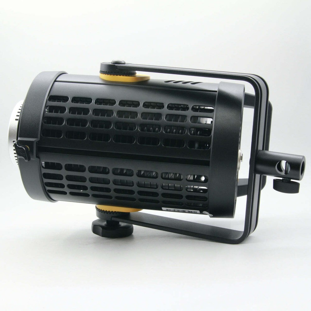 * OPEN BOX GOOD * Godox UL150 Silent LED Video Light