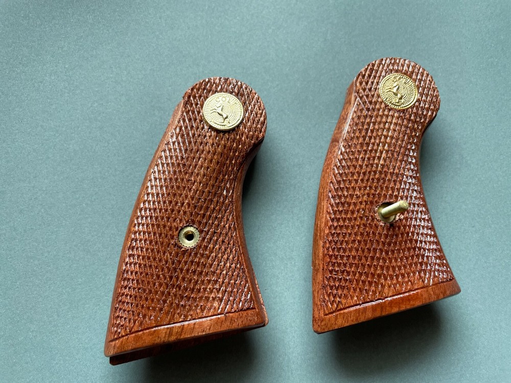 Handmade Classic Panel Grip for COLT PYTHON grips (Made BF 2020) Checker Wood