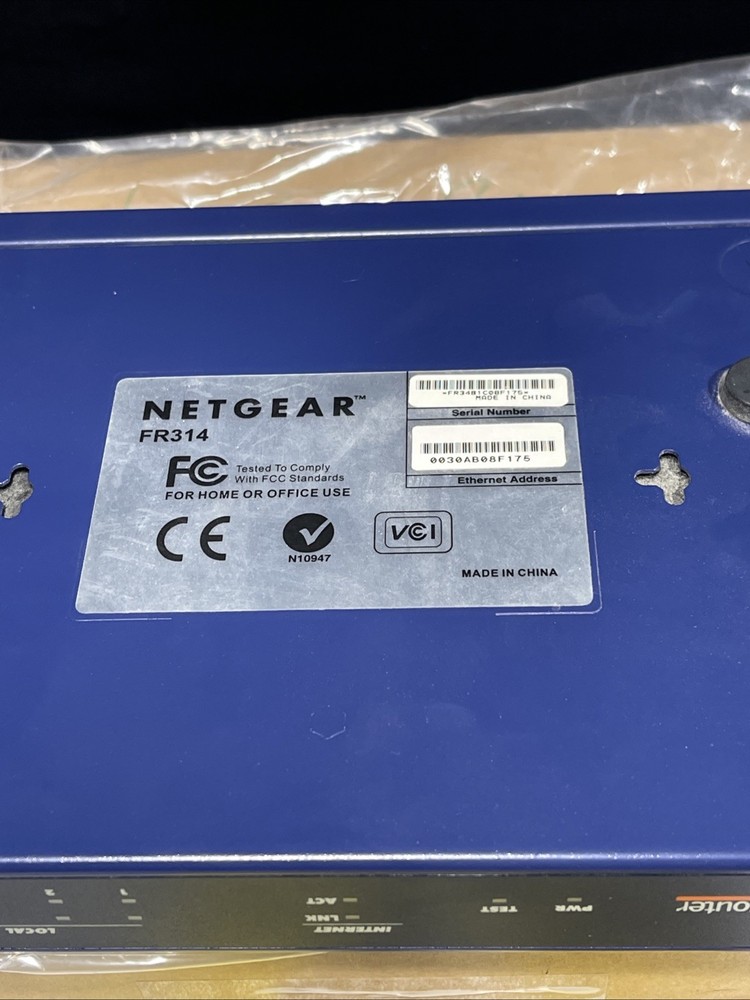 NETGEAR internet Access Firewall Router Model FR314