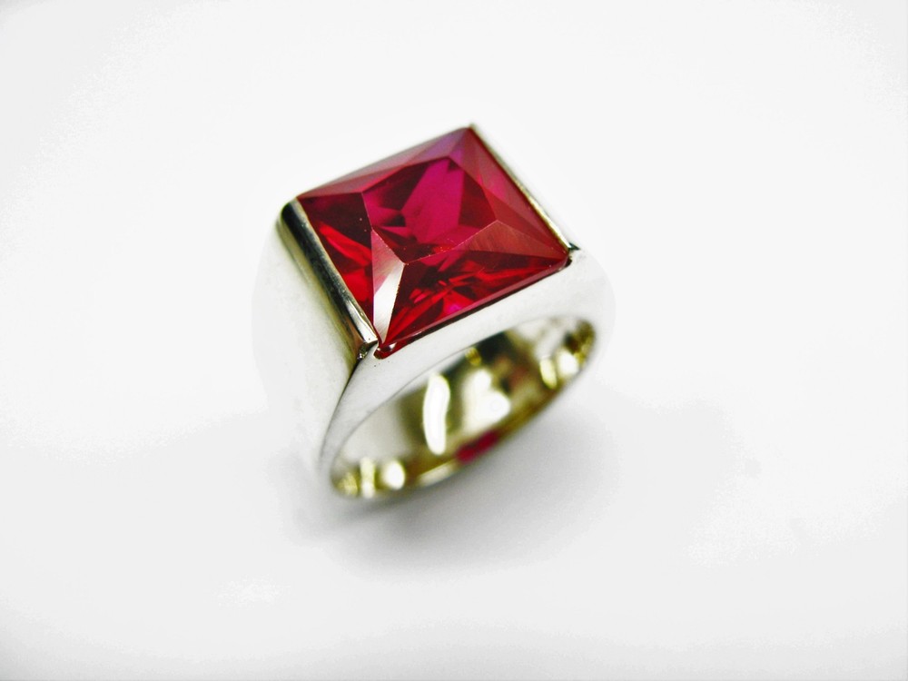 MENS RING WITH SQUARE STONE IN 925 SILVER WHITE GOLD EFFECT