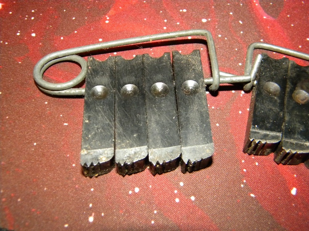 Toledo Beaver Pipe Threader Dies for Pipe Threading Head 12 TOTAL