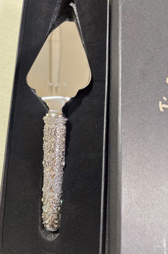 Tizo Jeweled Handle Pie Server