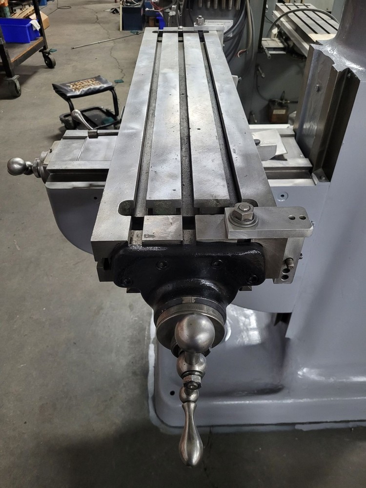 Bridgeport 1 1/2 HP VS Mill, 9 x 42 Table