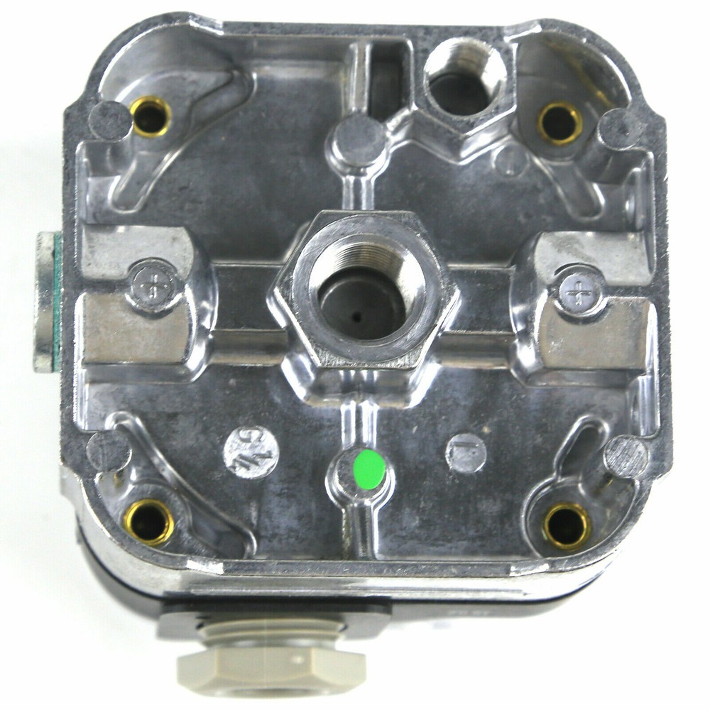 NEW IN BOX DUNGS GW3A4