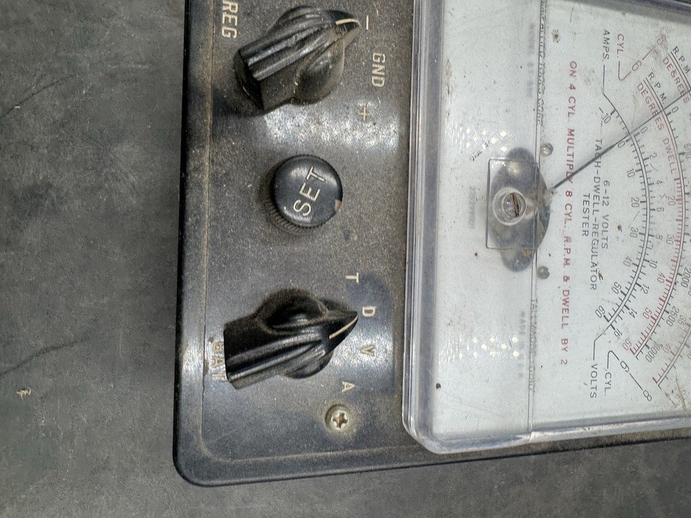 Vintage Mac Tools ET-850 Tach Dwell Volt Ohmmeter - Untested