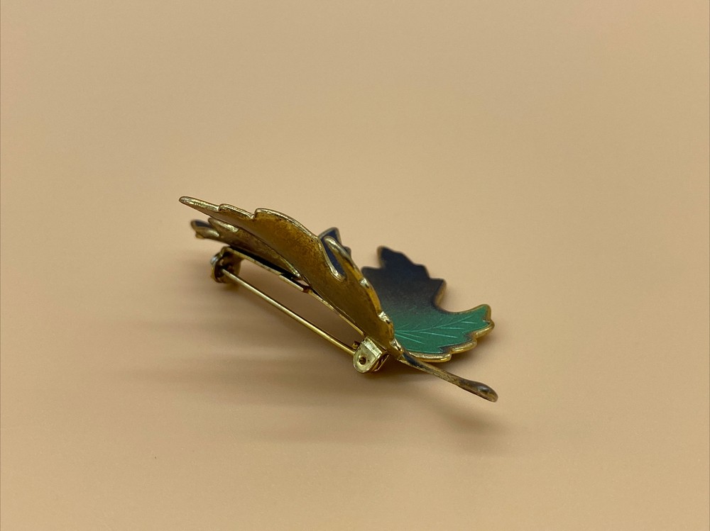 vintage brooch pin back unsigned collectors