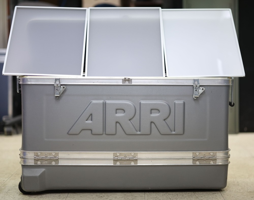 [EXCELLENT!!!] ARRI SKYPANEL S-30 C WITH ACCESSORIES