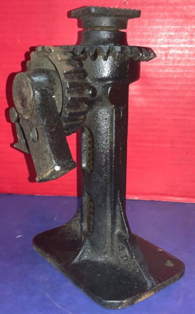 Vintage Ford Model “T” Jack No. B553 - AS IS