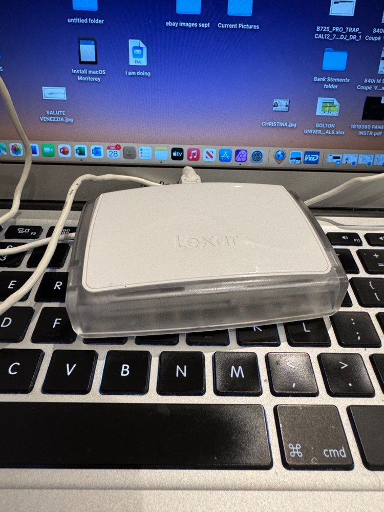 LEXAR MULTICARD 24-IN-1 USB CARD READER