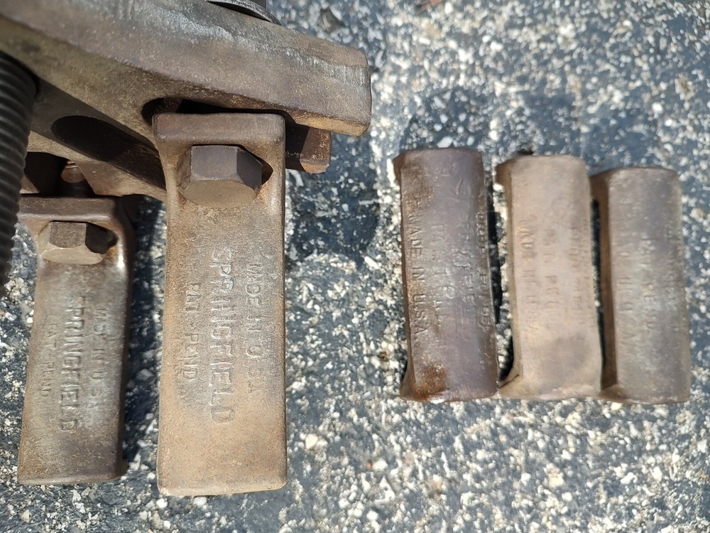 READ Springfield 500 universal wheel hub, gear puller