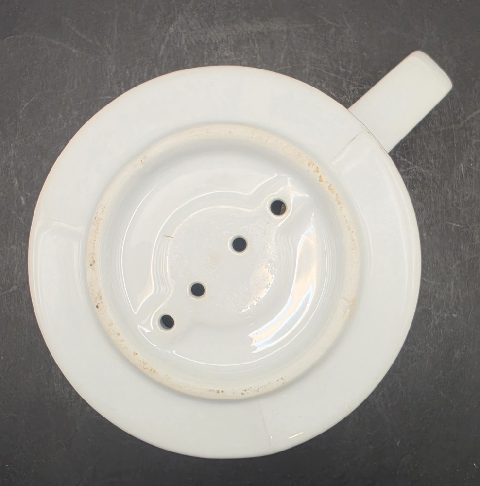 Very Nice White Ceramic 4 Hole Pour Over with Handle