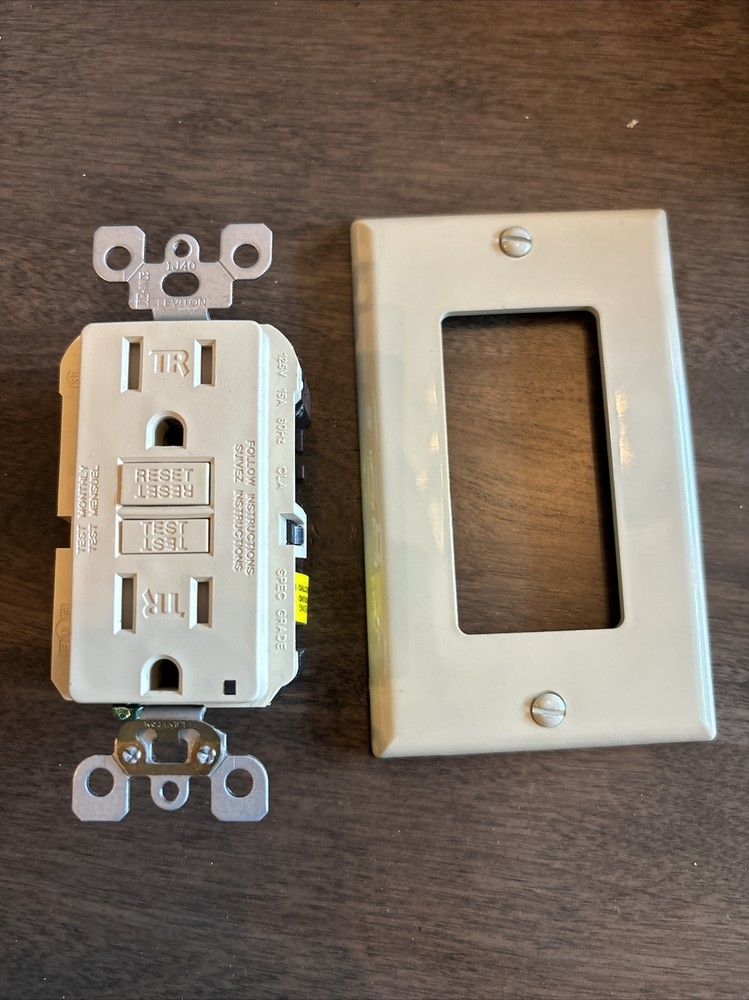 Leviton NSB X7599-I Outlets EA