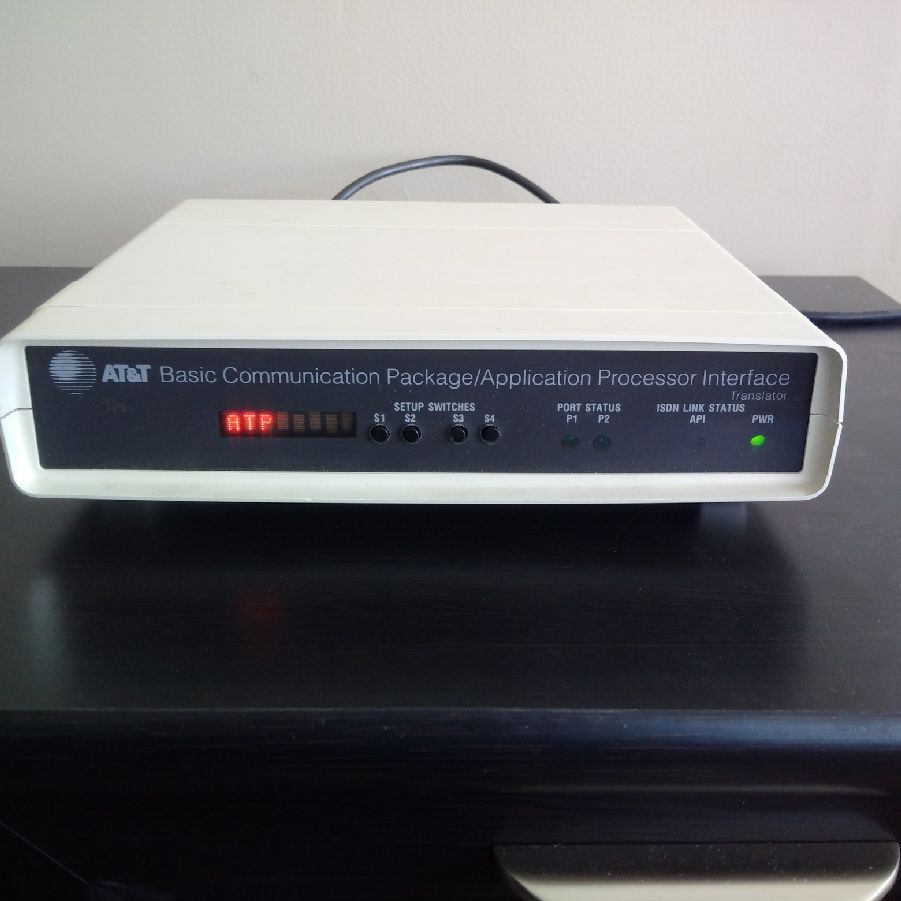 Lucent Basic Communication Package/Application Processor Interface ED5D709-30 G3