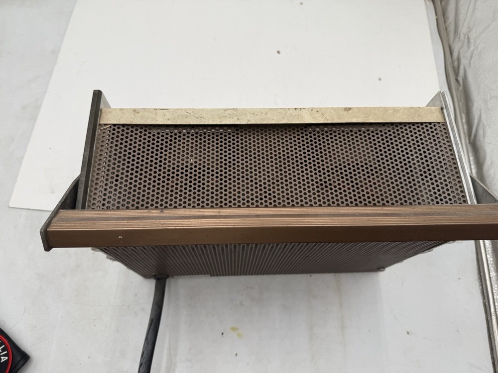 Staco Model: E1010VA AC Power Supply