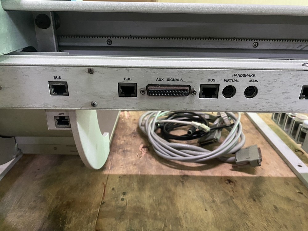 Thermo TriPlus AS Autosampler – w/ Cables, Cracked Cover Panel, Untested