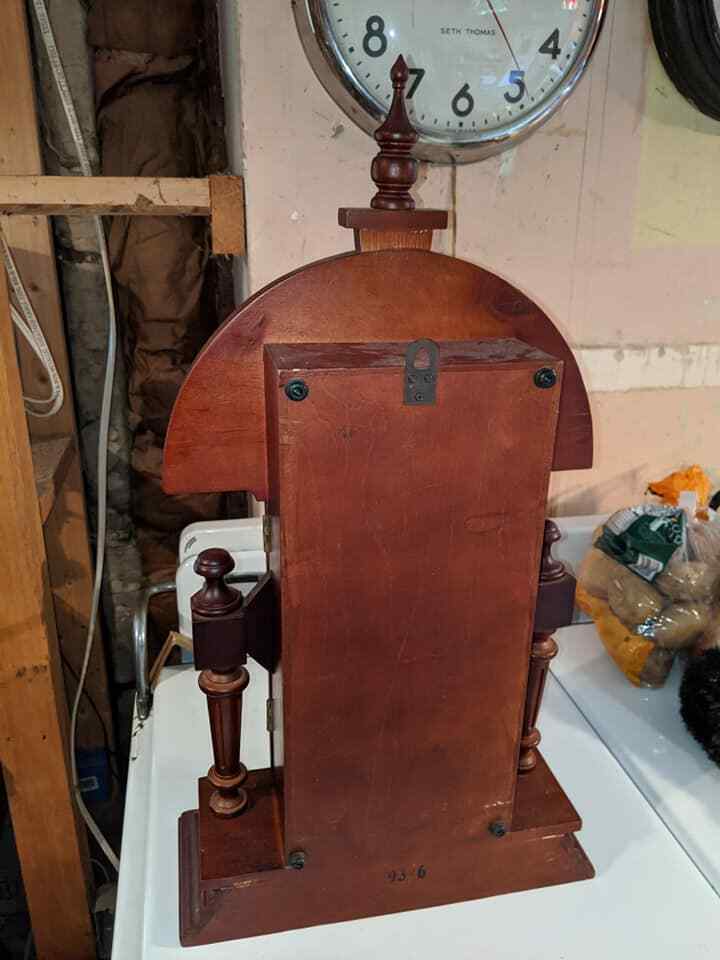 Shelf or Mantel clock