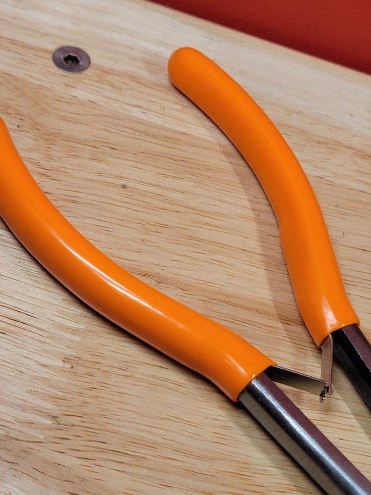 Mac Tools NICE P301731 11” Long Spring Loaded ORANGE Handle Needle Nose Pliers