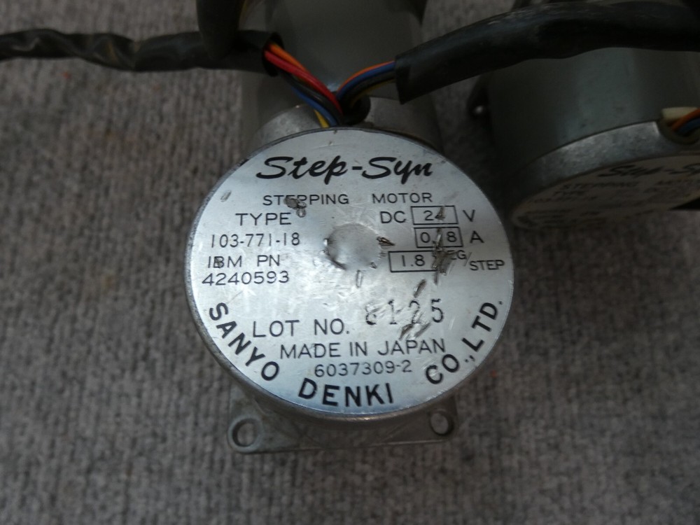 LOT 3 STEP SYN STEPPING MOTORS 103-771-18