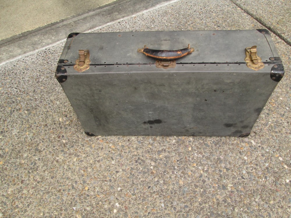 Herkert & Meisel Suitcase or Salesman display case