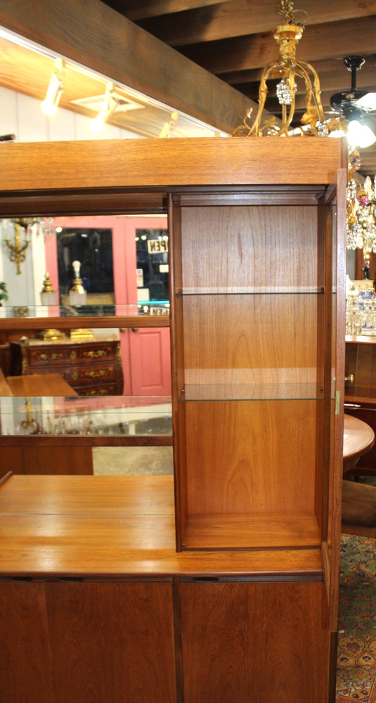 Mid Century Modern Teak Display Cabinet / Buffet / Sideboard W Light