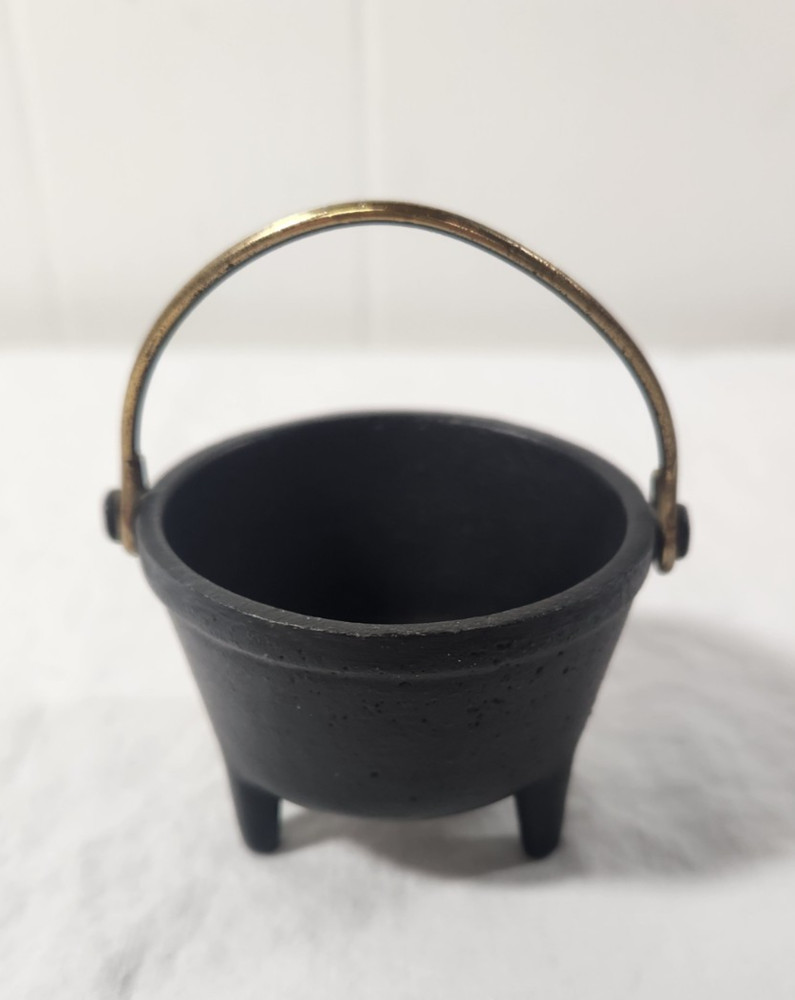 Vintage Miniature Cast Iron 3-Legged Pot With Handle