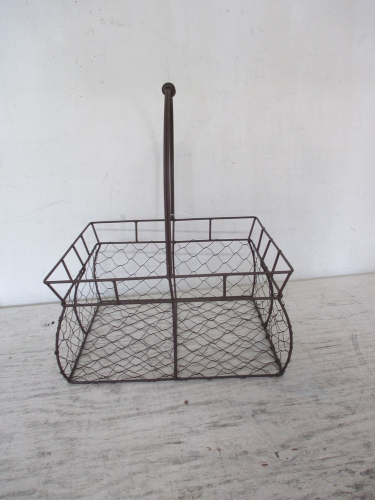 11" Chicken Wire Style Egg/Vegetable Gathering Basket with Handle
