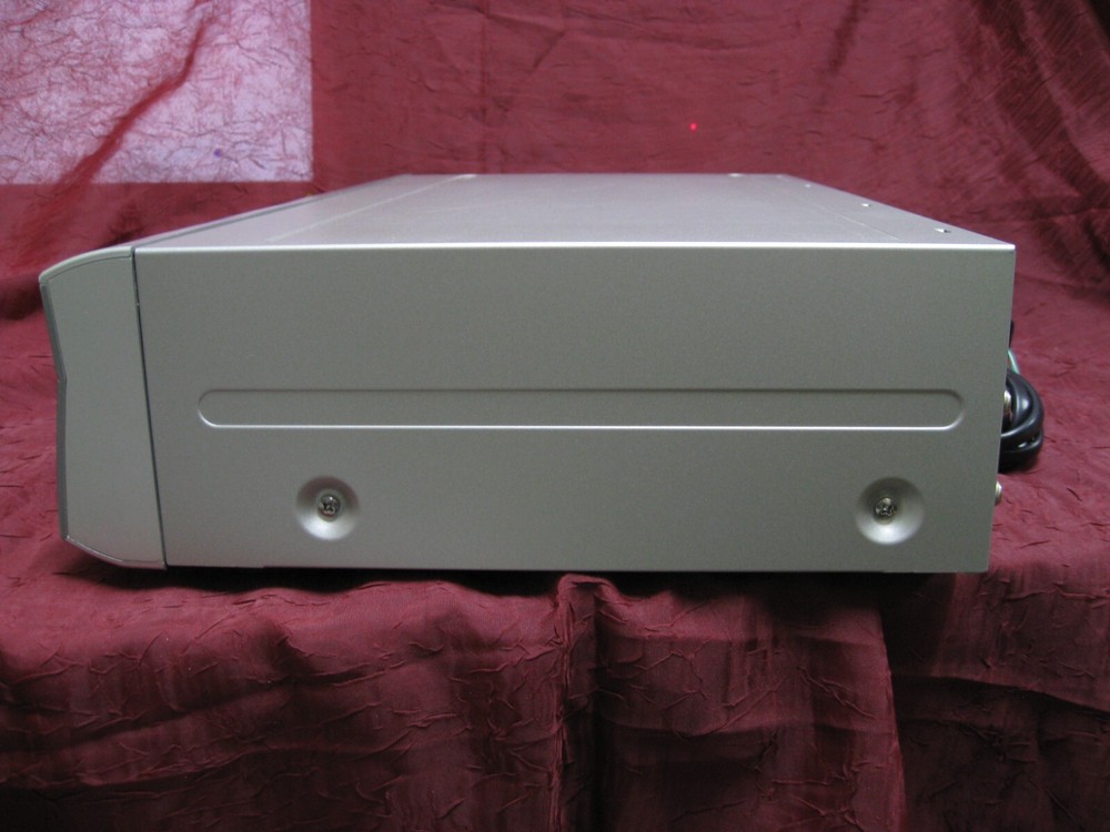 HITACHI DV-PF2U DVD PLAYER/VHS VCR combo W/ REMOTE