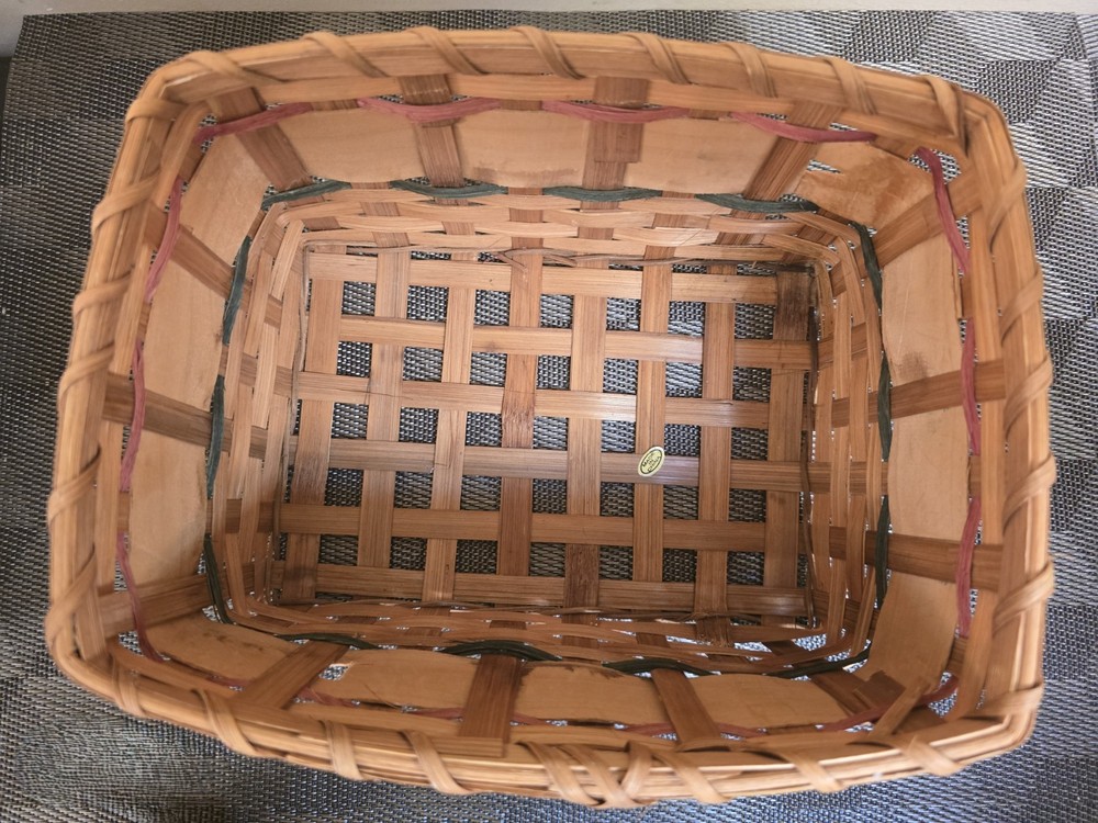Woven Rectangular Basket; Heart Design; 9.5"x7.5"x4.75"