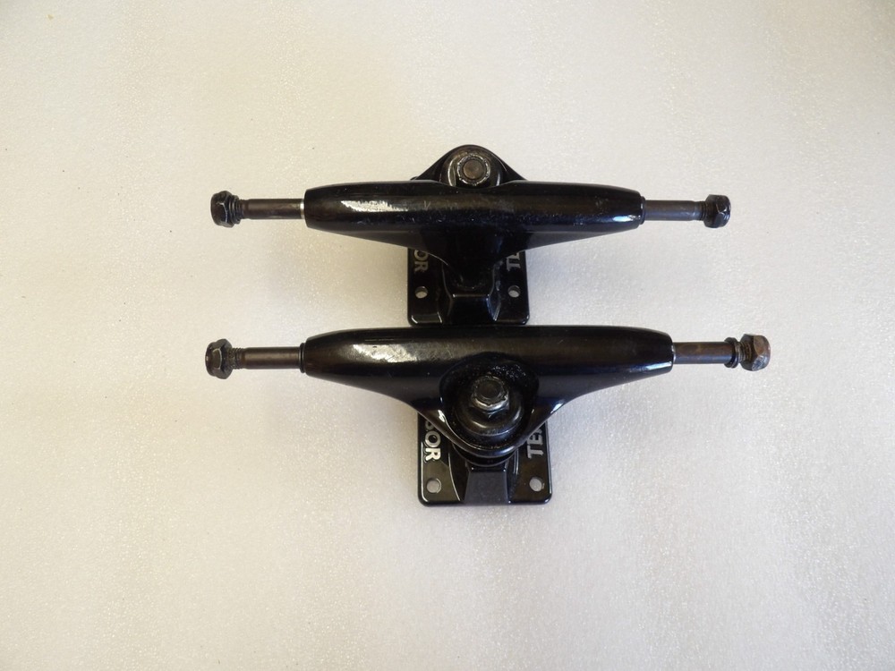 TENSOR Black skateboard trucks Excellent Condition