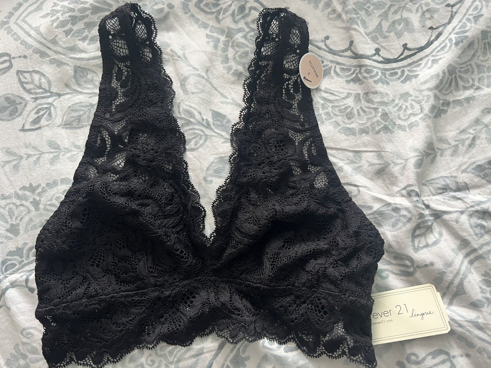 NWT Forever 21 Womens Floral Lace Black Lightly Lined Pullover Bralette Small