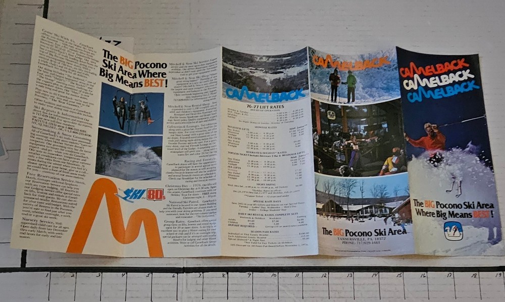 1976/77 CAMELBACK SKI AREA, PA W/ TRAIL MAP INSIDE. MINT