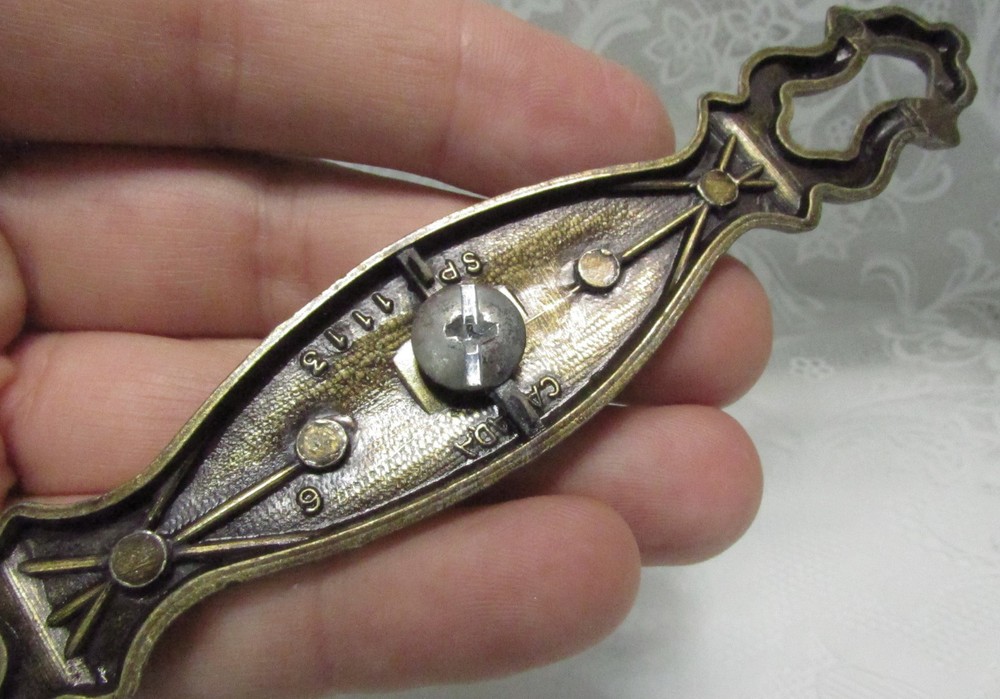 Vintage Brass DRAWER PULLS Knobs Button Handle w Back Plates Canada CK3144 SP13