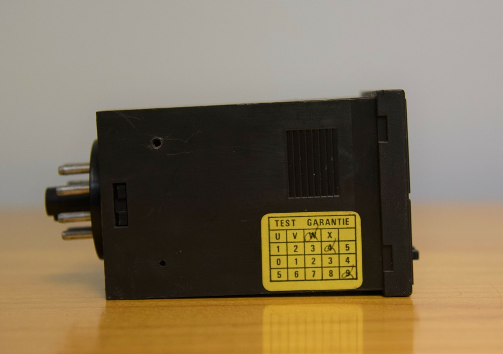 Syrelec Crouzet M813HV Multifunction Timer