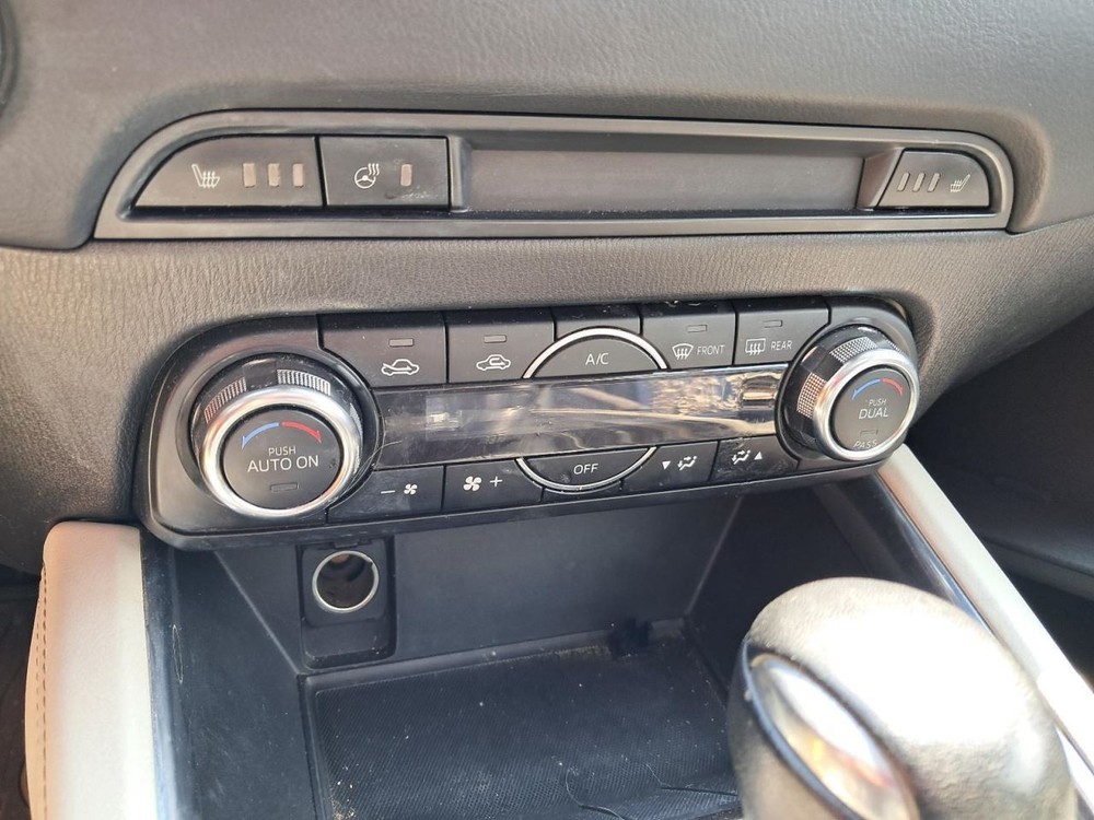 CX-5 2017 Glove Box 4796316