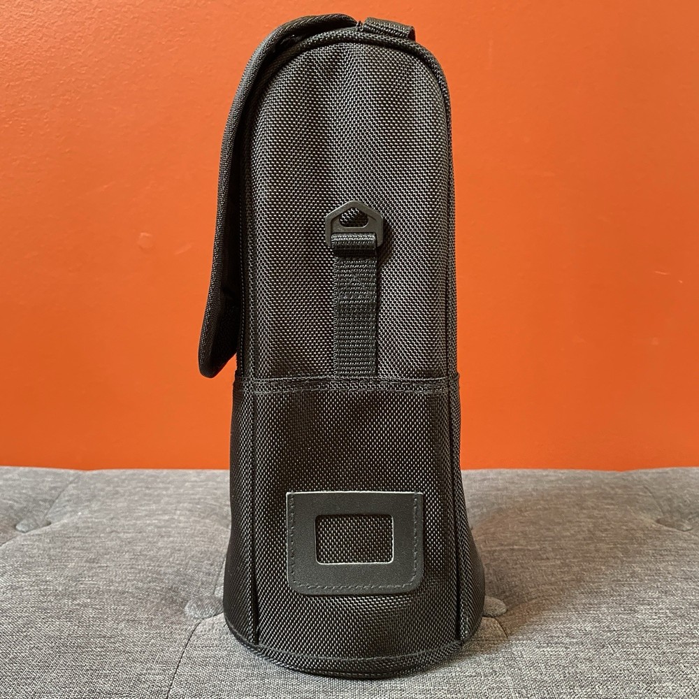 Nikon CL-M2 Lens Case (Black) EUC