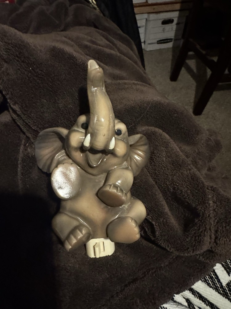 Vtg Ceramic Elephant Night Light