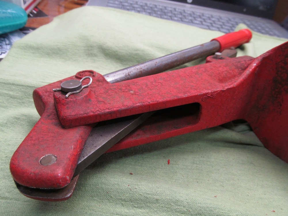 CH Single Stage Reloading Press with Priming Arm - Uses Standard 7/8" Dies